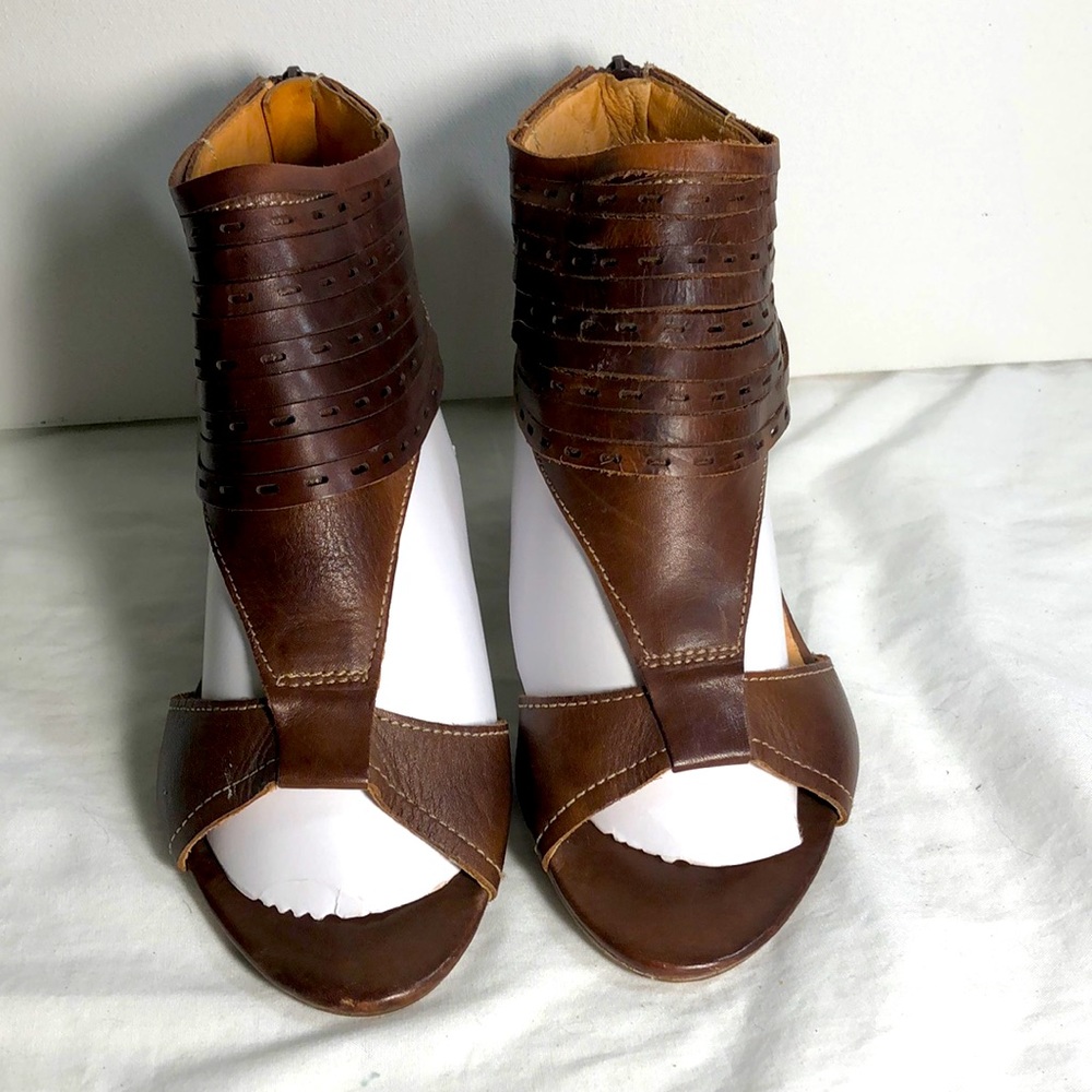 Pikolino brown leather heels.